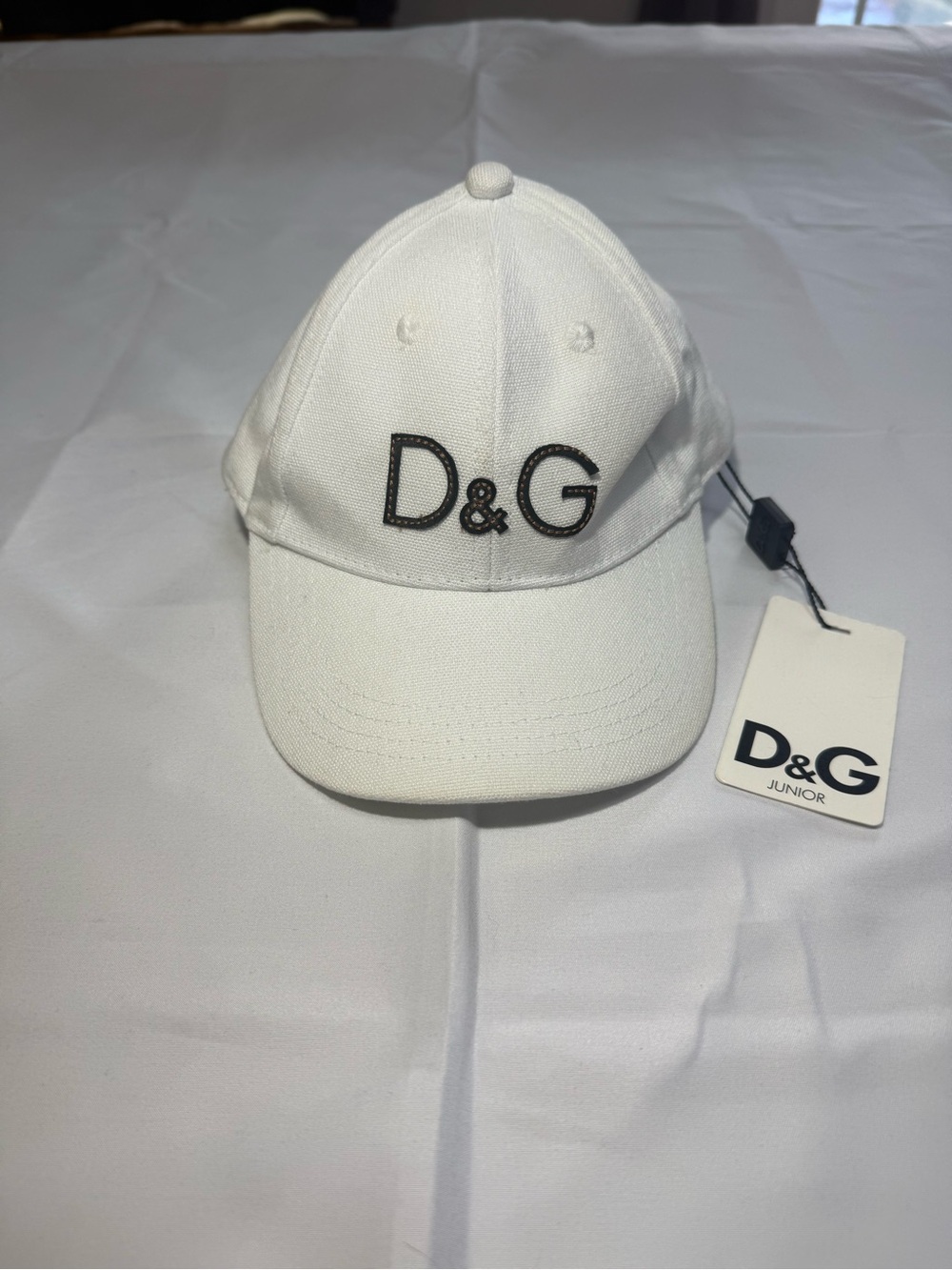 Kids size 6C Y2K Dolce & Gabbana White Logo Cap with Hang Tags